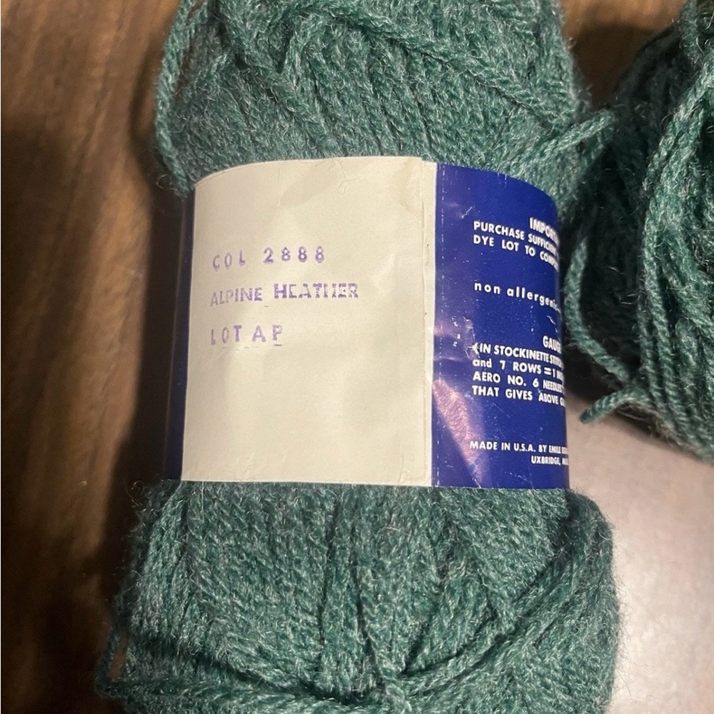 Green “Alpine Heather” Yarn Balls bundle - Picture 3 of 3